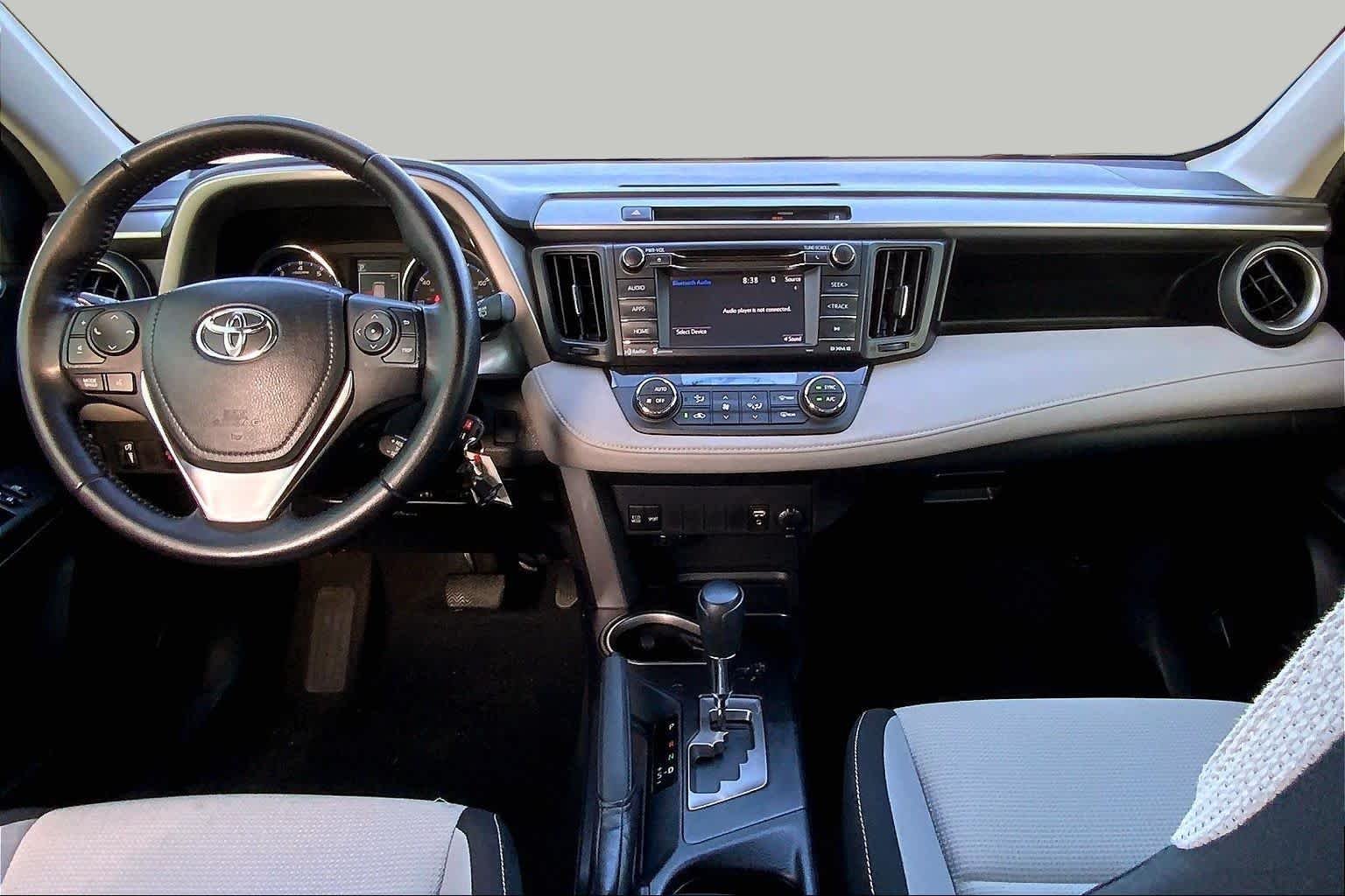 Used 2016 Super White Toyota XLE image 13