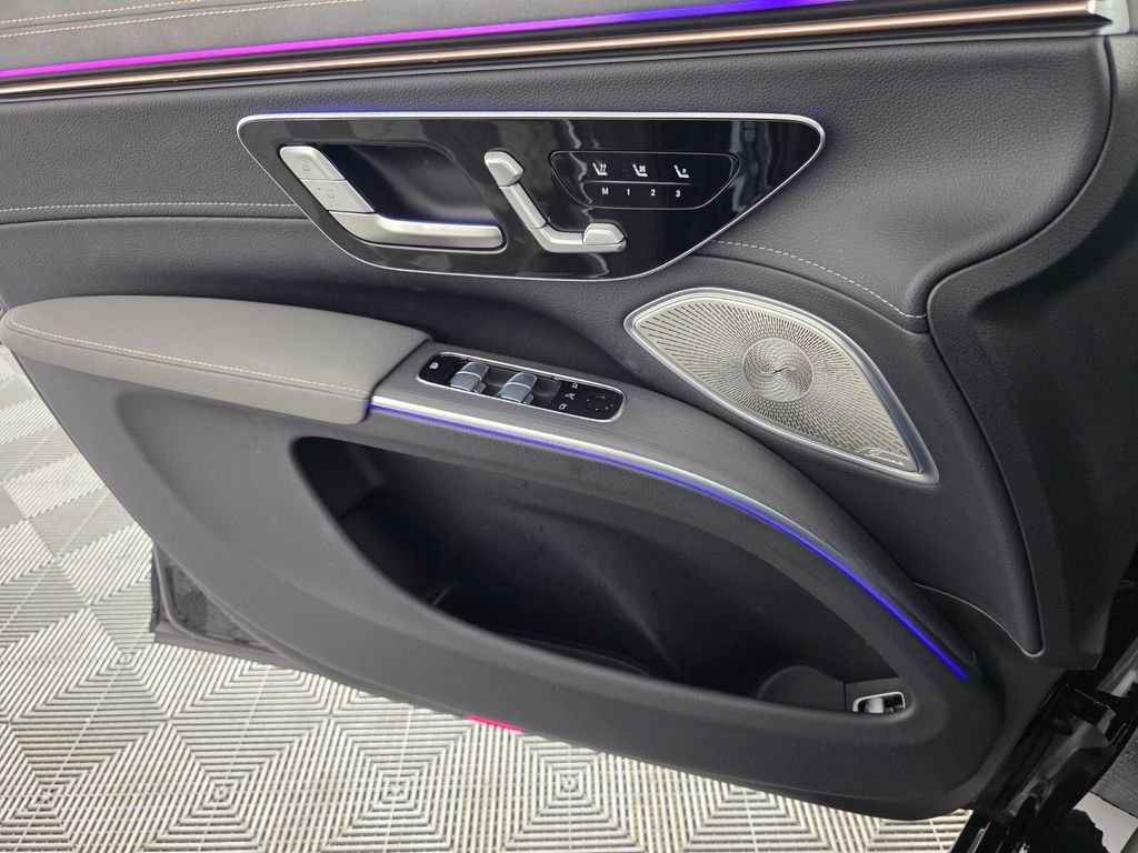 Certified Used 2023 Black Mercedes-Benz 580 image 25