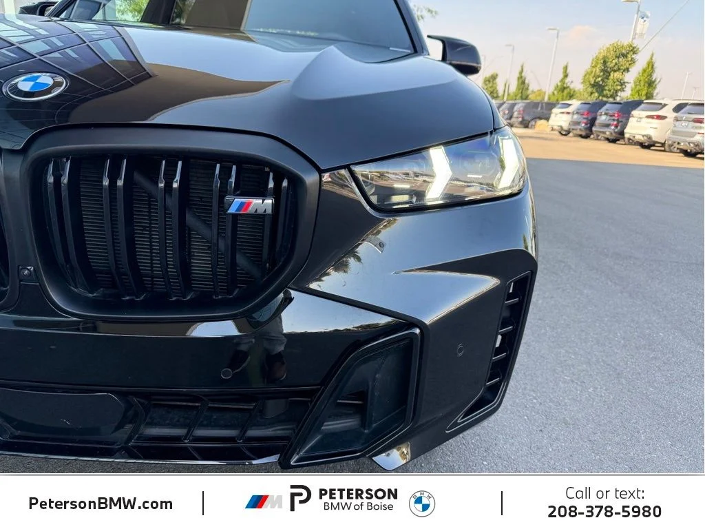 Used 2025 Black BMW M60i image 44