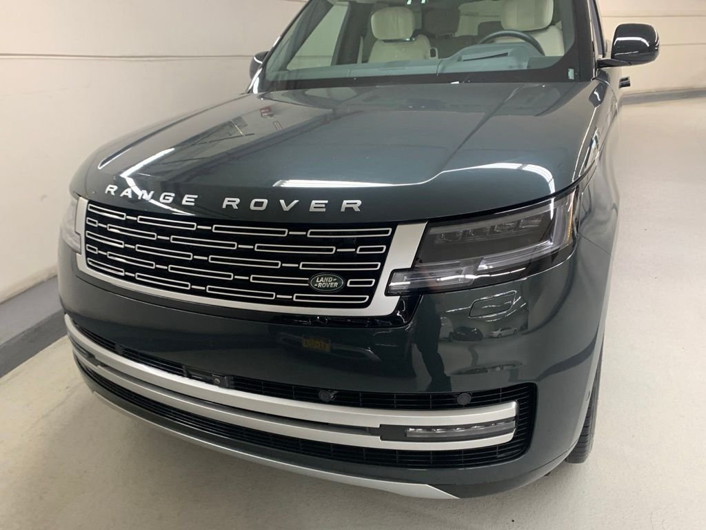 2025 Land Rover Range Rover 3.0 PHEV Autobiography's photo