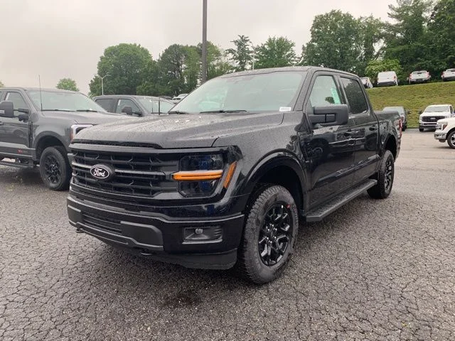 New 2026 Black Ford XLT image 4