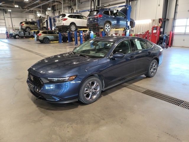Used 2024 Canyon River Blue Metallic Honda EX image 3