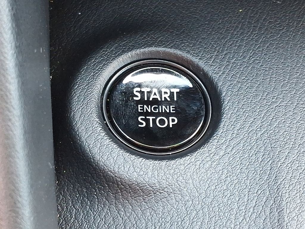 Used 2024 Orange Nissan Performance image 23