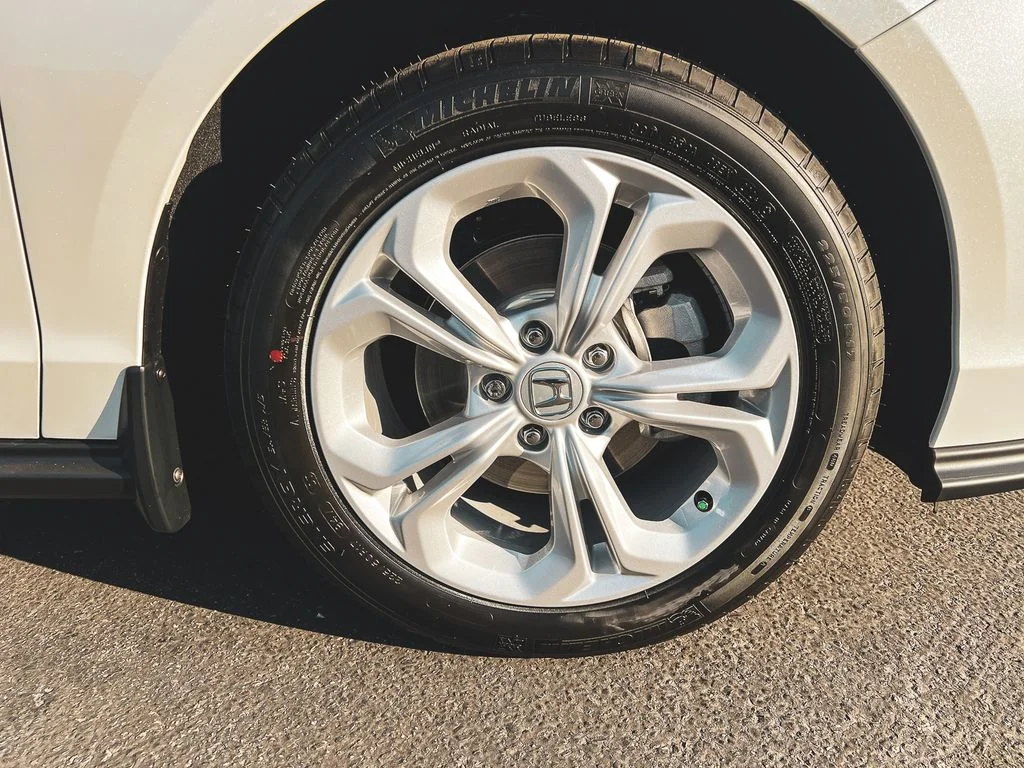 New 2026 Platinum White Pearl Honda LX image 10