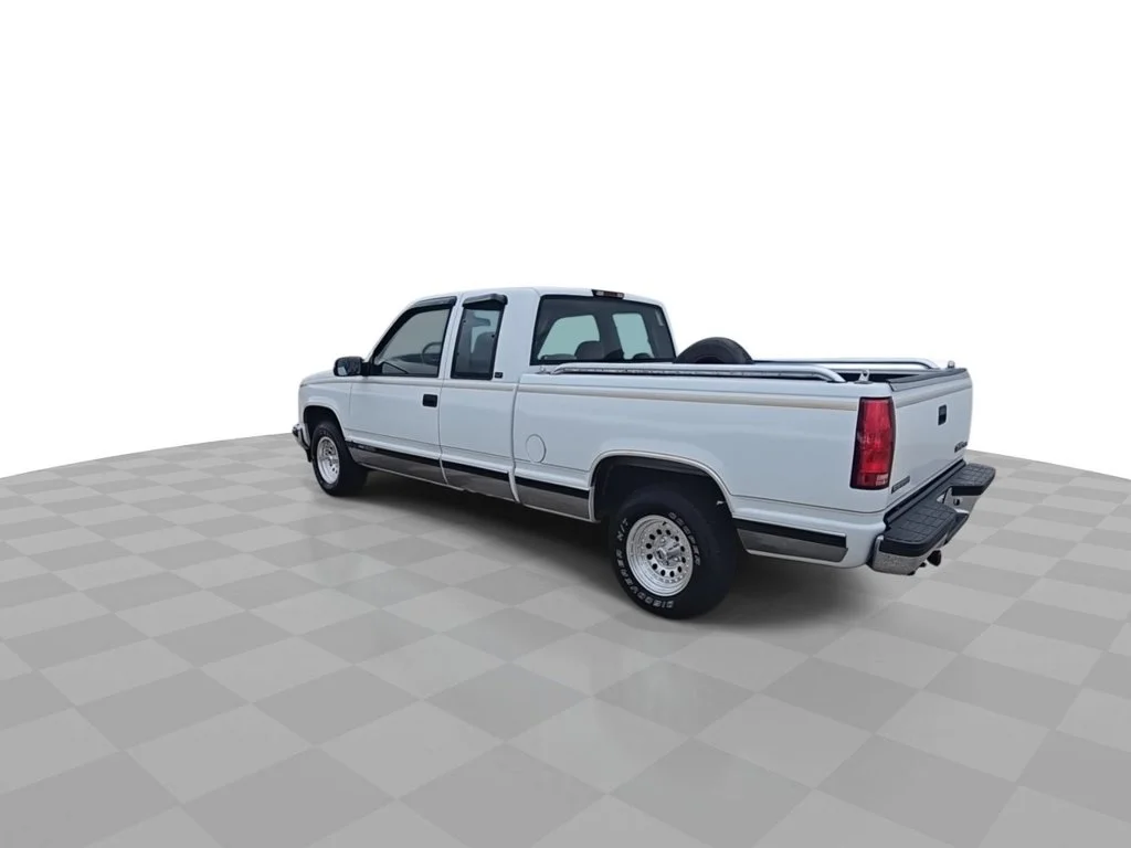 Used 1996  GMC SL image 6