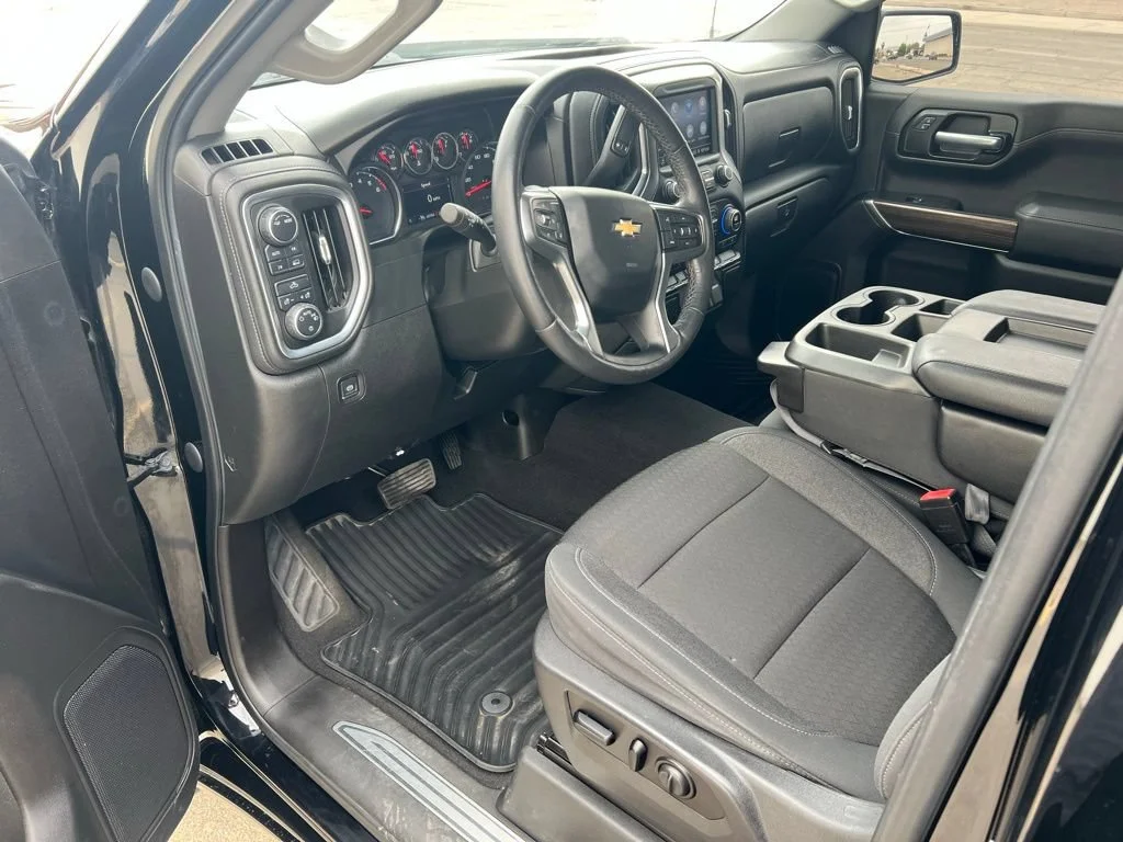 Used 2021 Black Chevrolet LT image 10