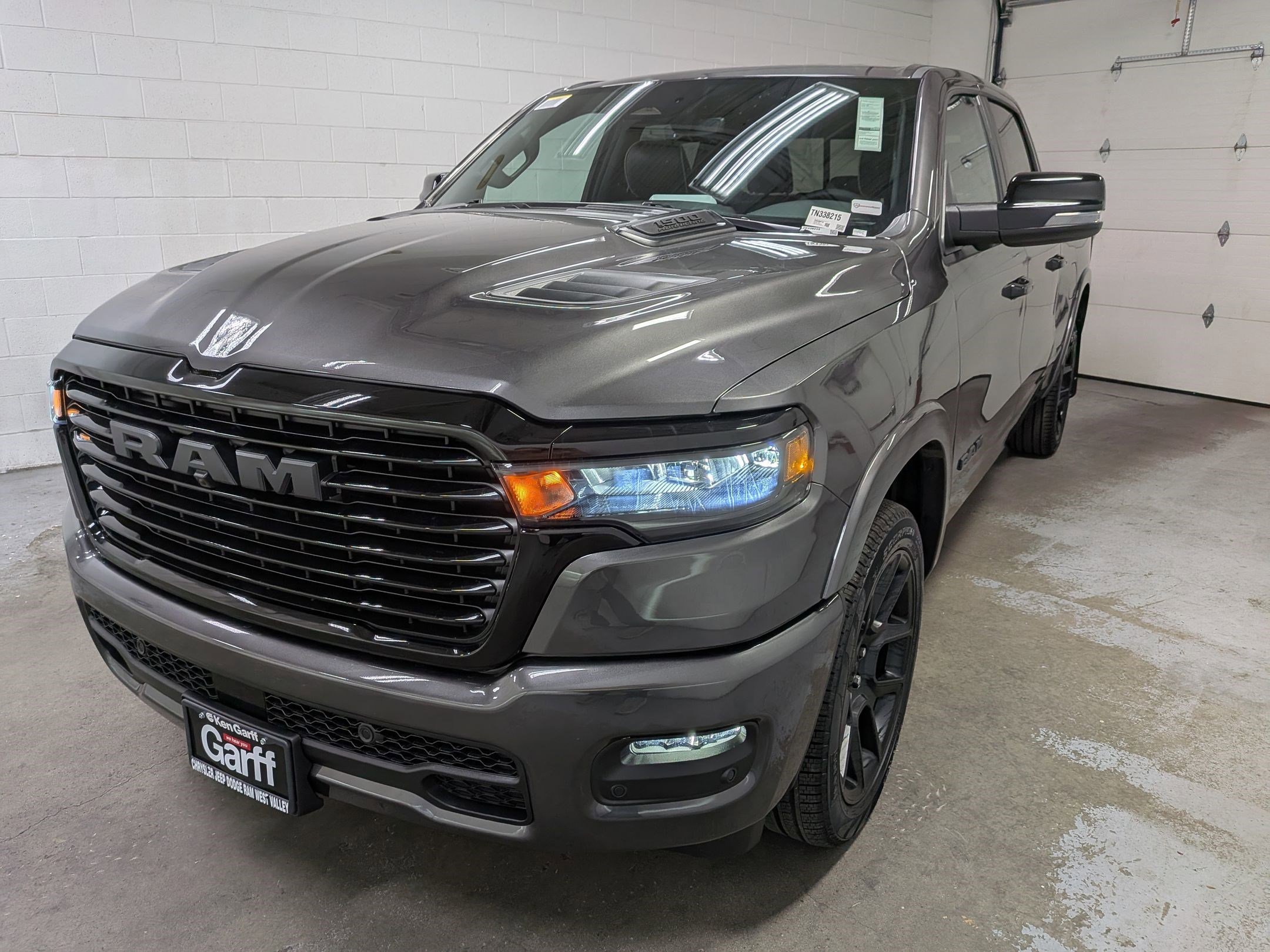 New 2026 Granite Crystal Metallic Clear-Coat Exterior Paint RAM Laramie image 9