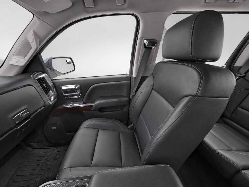Used 2018 Black GMC SLT image 23