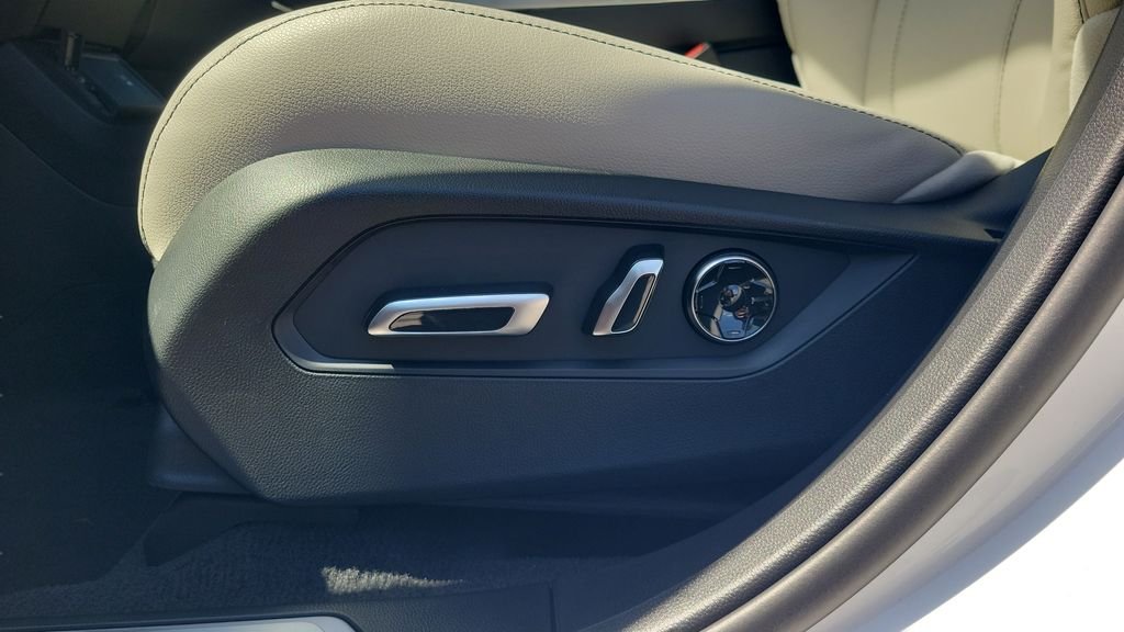 New 2026 Platinum White Pearl Acura Base image 16