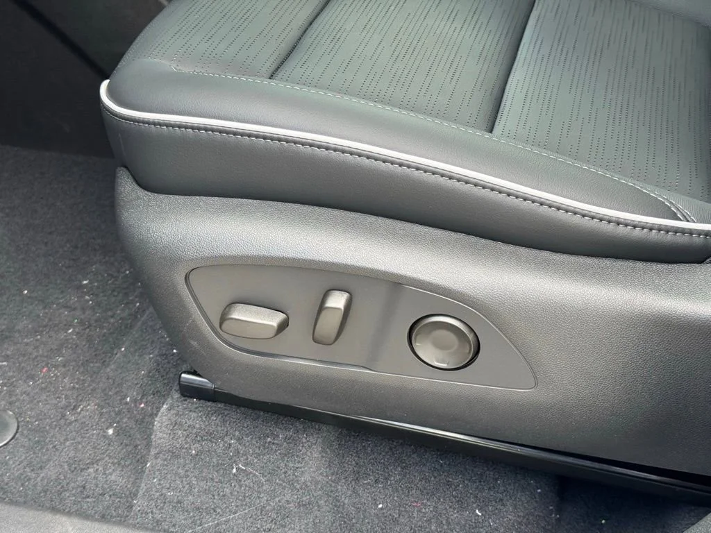 2025 Buick Enclave Sport Touring - Photo 18