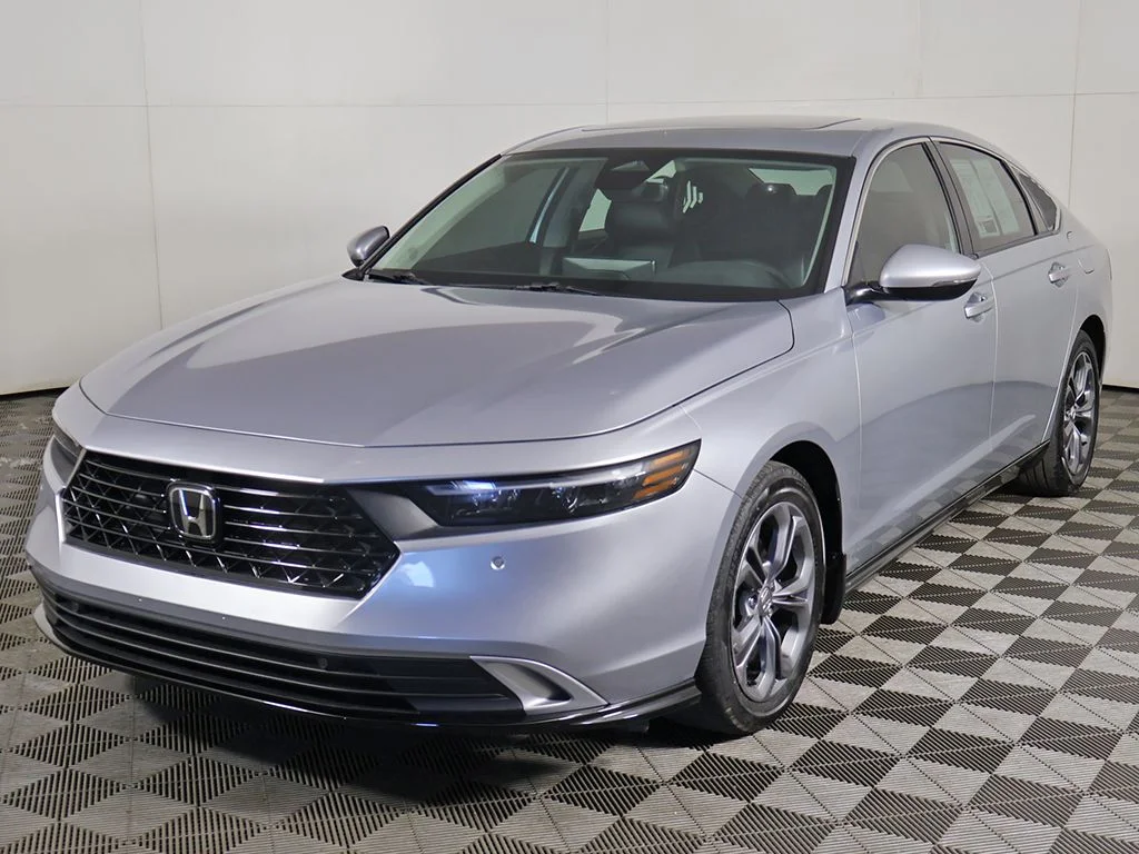 Used 2025 Silver Honda EX-L image 8