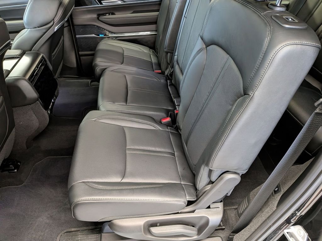 New 2026 High Gloss Black Exterior Paint Jeep Summit Obsidian image 27