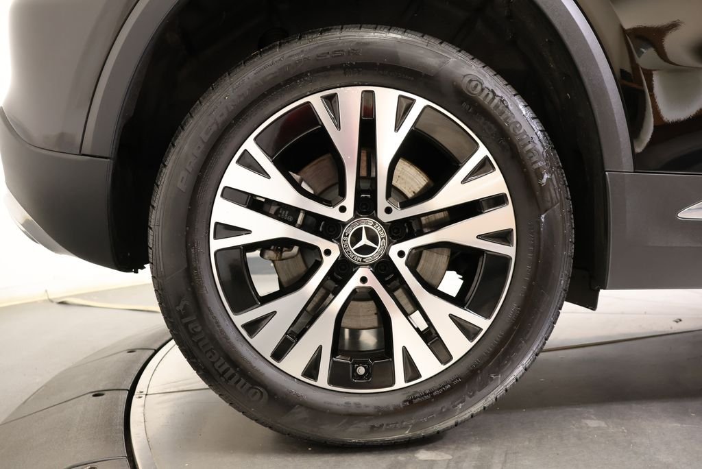 Certified Used 2026 Night Black Mercedes-Benz GLA 250 image 13