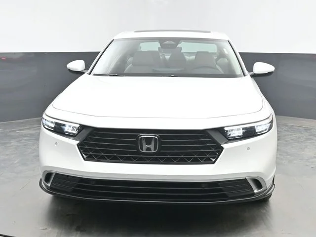 New 2026 Platinum White Pearl Honda Touring Hybrid image 6