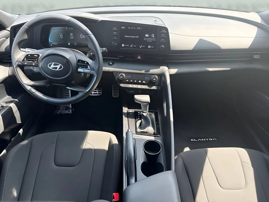Used 2026 Silver Hyundai SEL Sport image 11