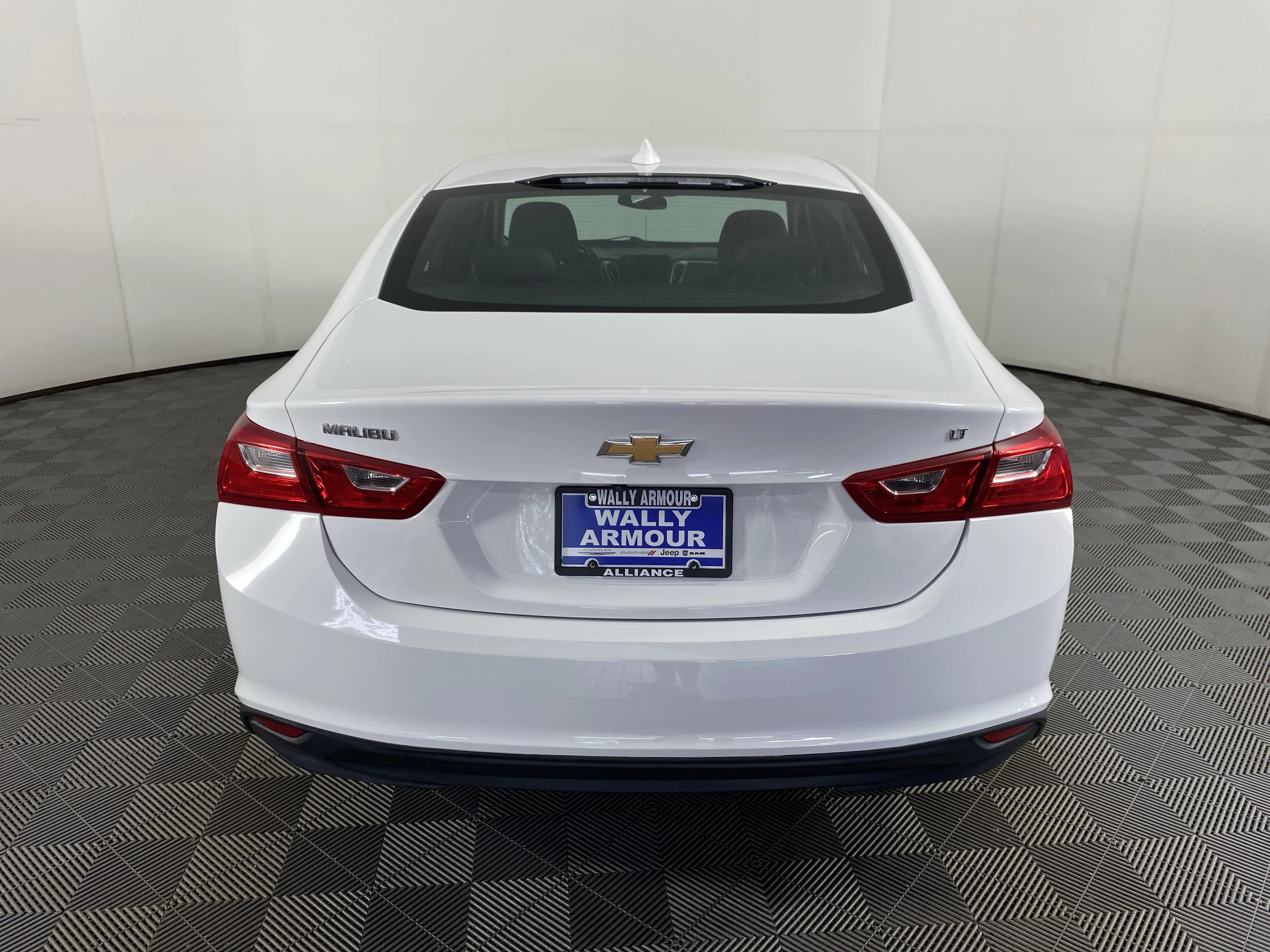 Used 2023 Summit White Chevrolet LT image 7