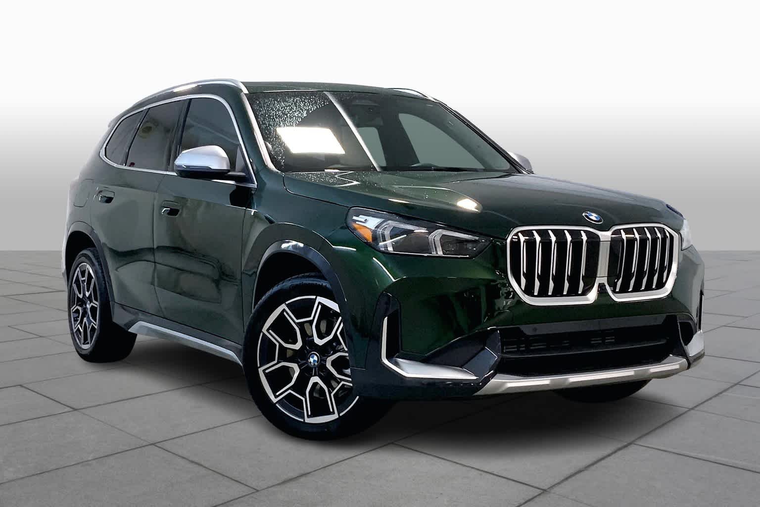 Used 2024 San Remo Green Metallic BMW xDrive28i image 2