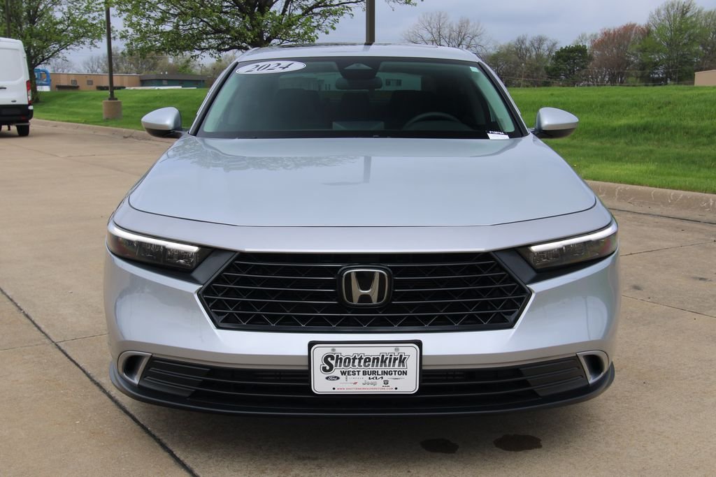Used 2024 Silver Honda EX image 2