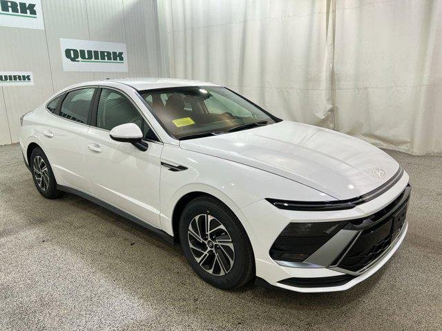 New 2026 Serenity White Hyundai Blue image 3