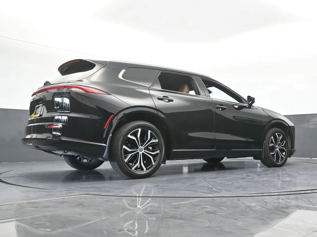 Used 2025 Black Toyota XLE image 67