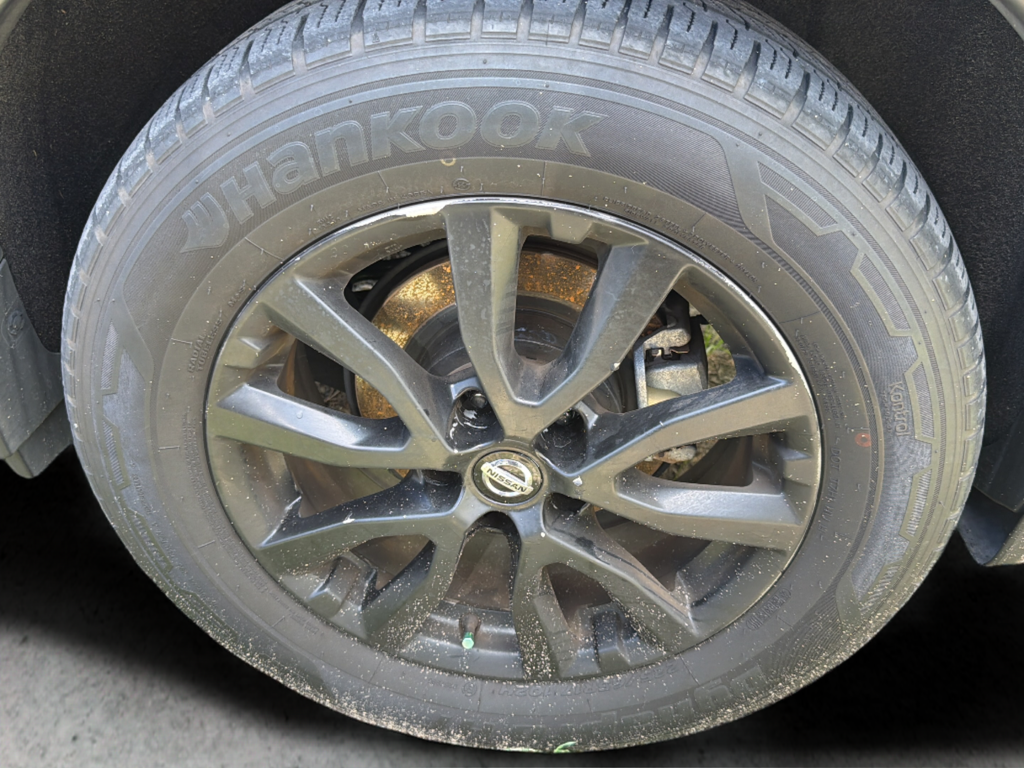Used 2020 Gray Nissan SV image 25