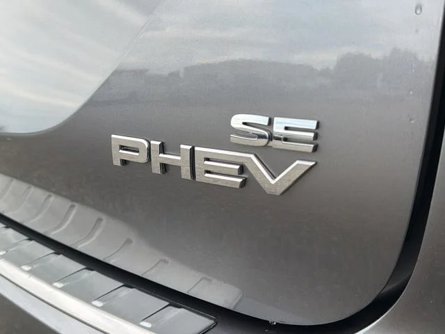 Used 2023  Mitsubishi SE image 35