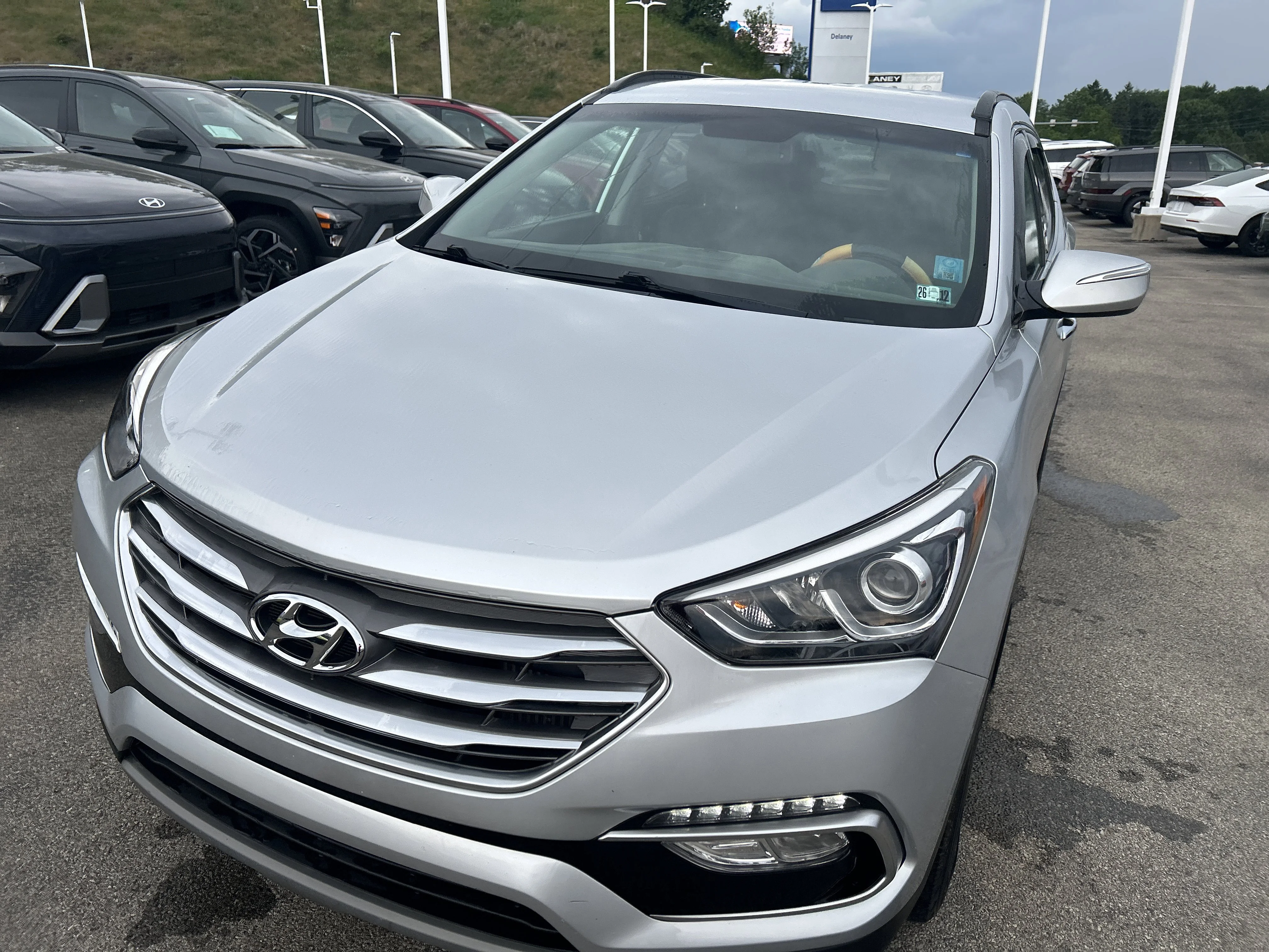 Used 2018 Sparkling Silver Hyundai 2.0T image 9