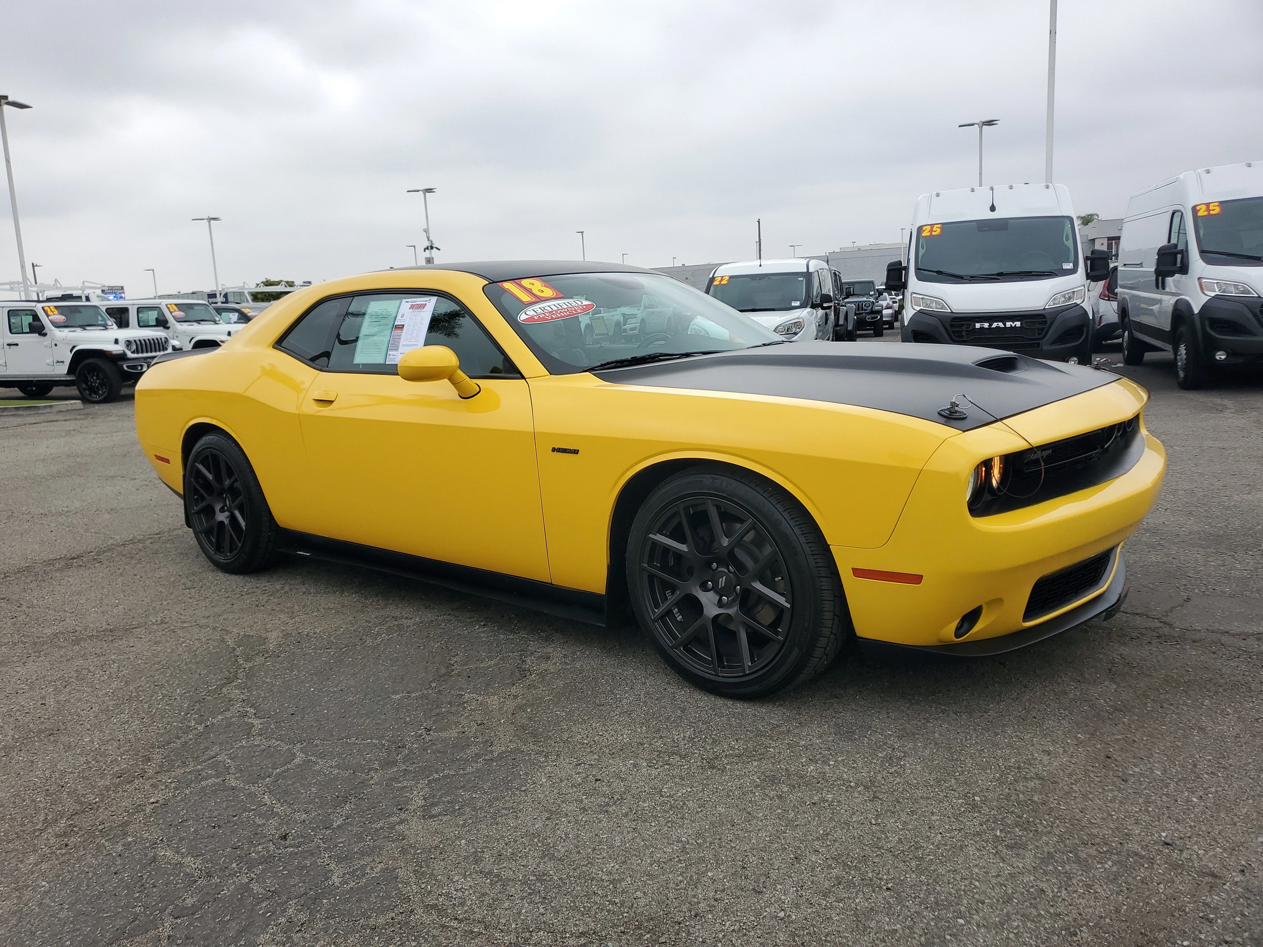 Used 2018 Yellow Dodge R/T image 28
