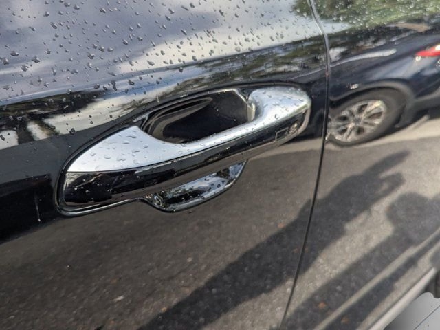 Used 2025 Black Kia SX image 25