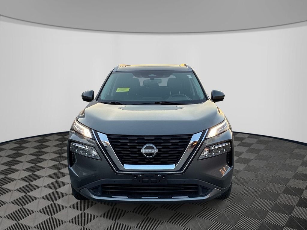 Used 2023 Gray Nissan SL image 2