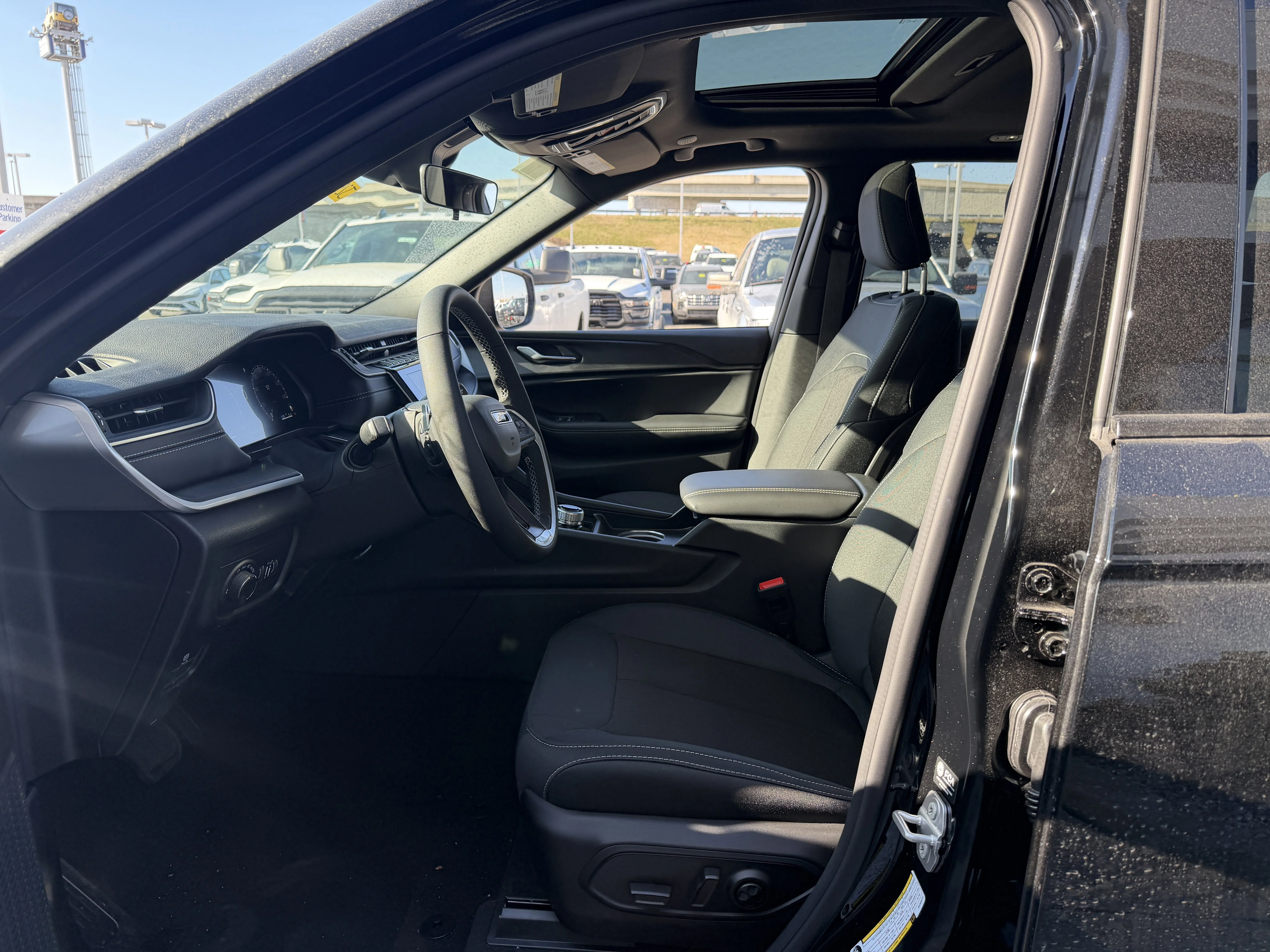 2025 Jeep Grand Cherokee Laredo - Photo 30