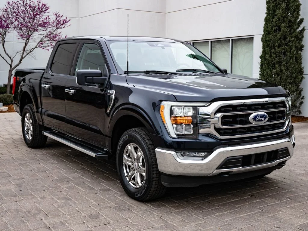 Used 2023 Antimatter Blue Metallic Ford XLT image 12
