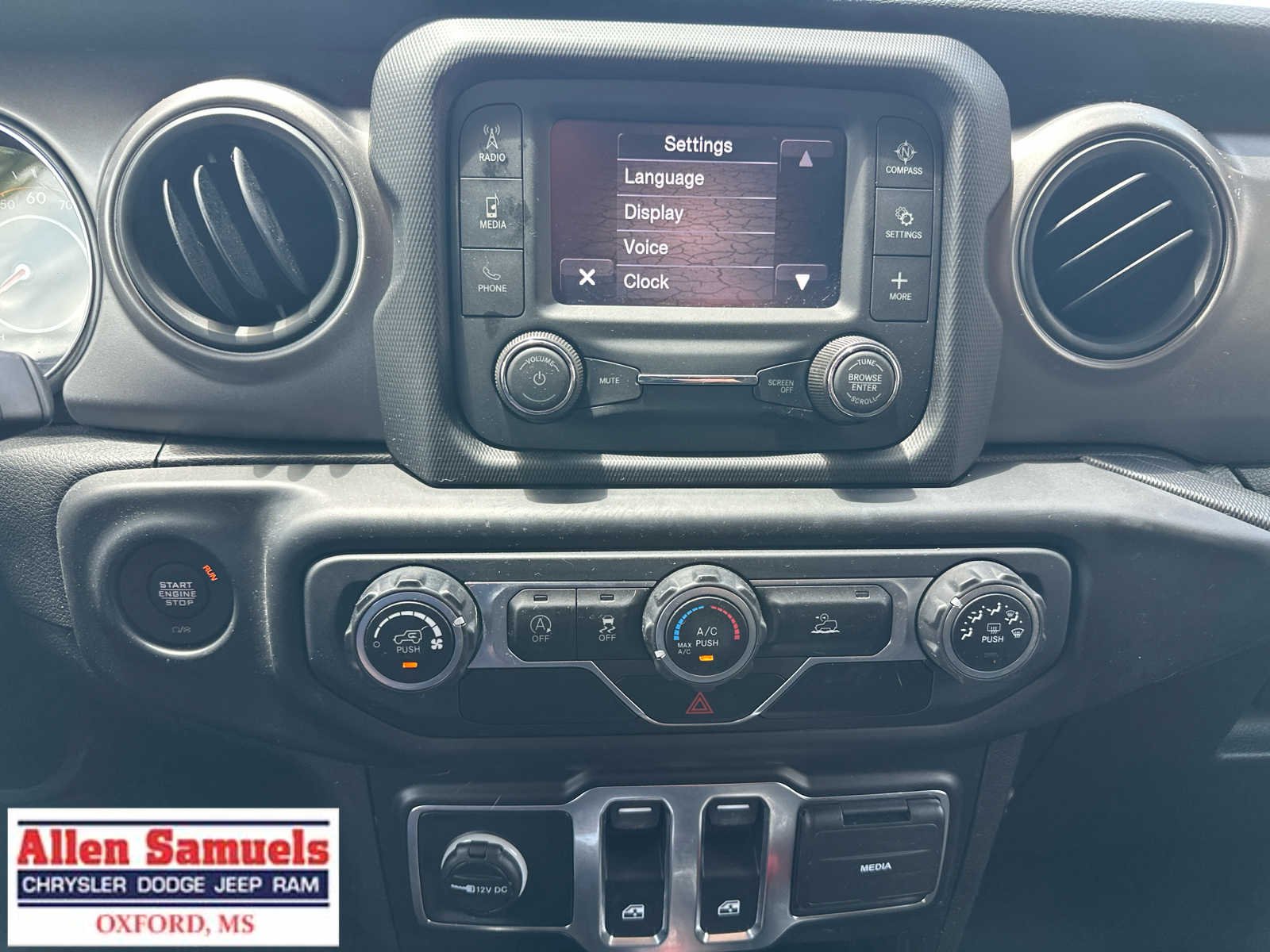 Used 2021 Hellayella Clearcoat Jeep Sport S image 20