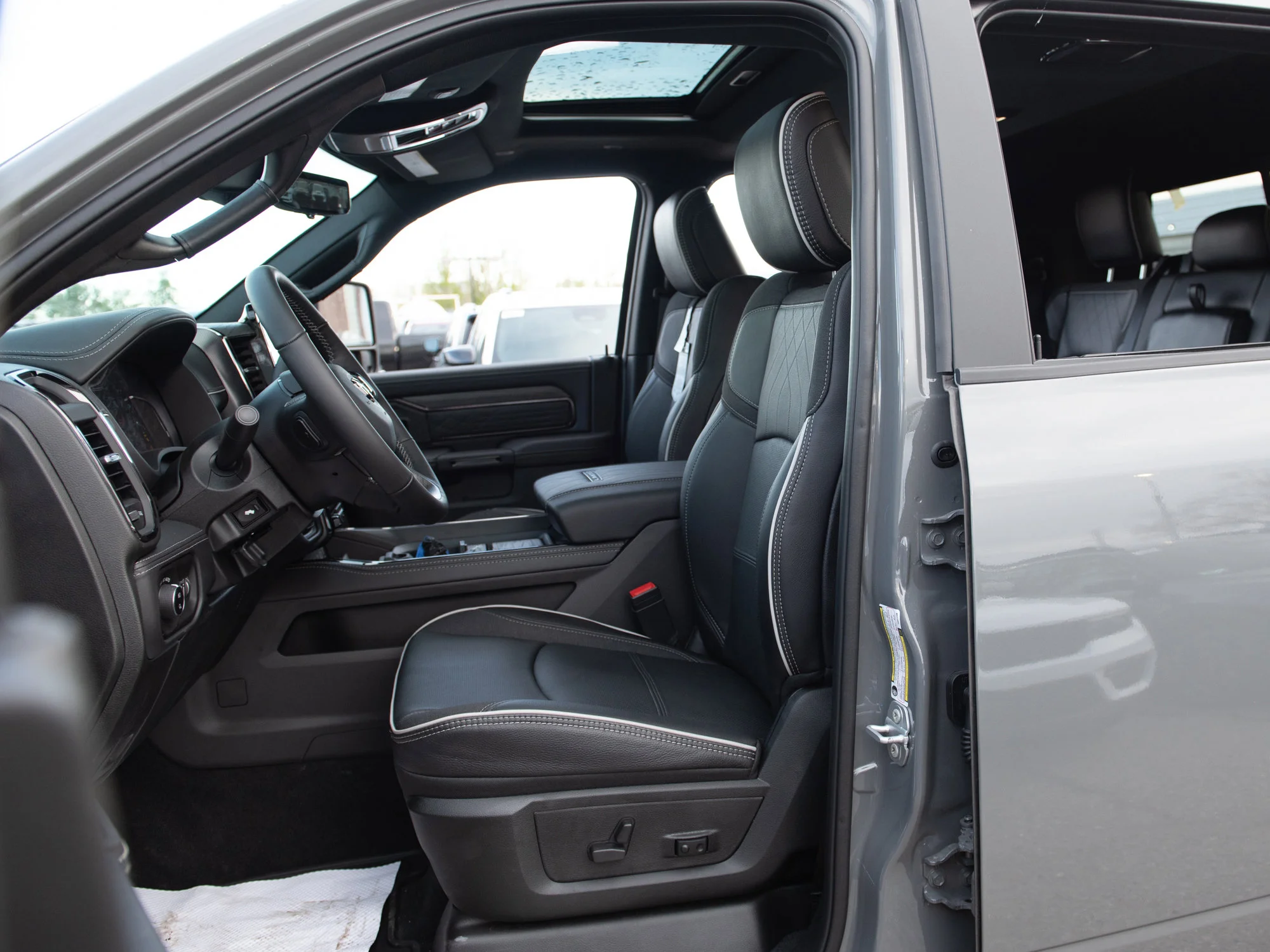 New 2026 Grey RAM Limited* image 24