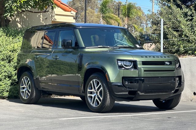 New 2026 Woolstone Green Land Rover X-Dynamic SE image 7