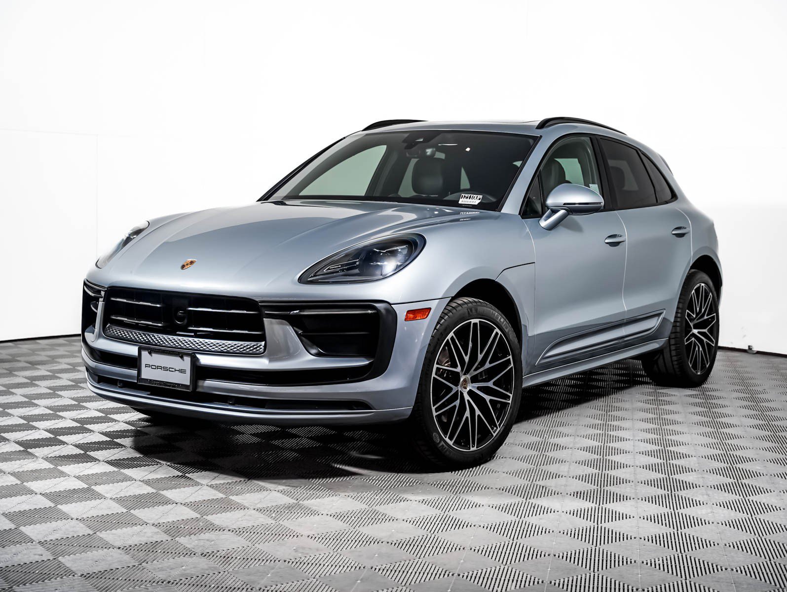 2023 Porsche Macan