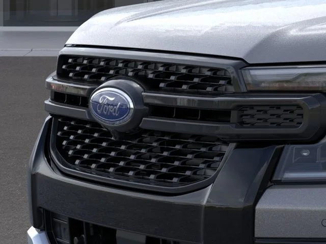 New 2025 Gray Metallic Ford Lariat image 17