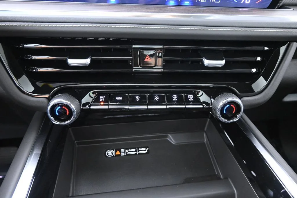 2026 Chevrolet Suburban Premier - Photo 30