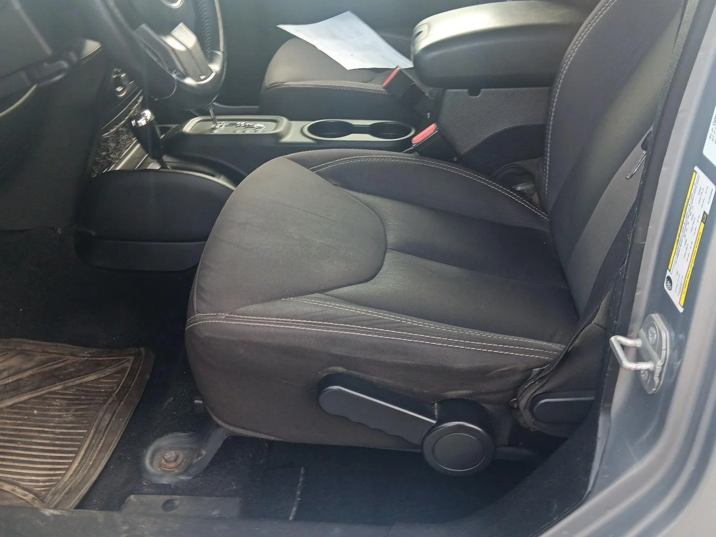 Used 2014 Billet Metallic Clearcoat Jeep Sahara image 13