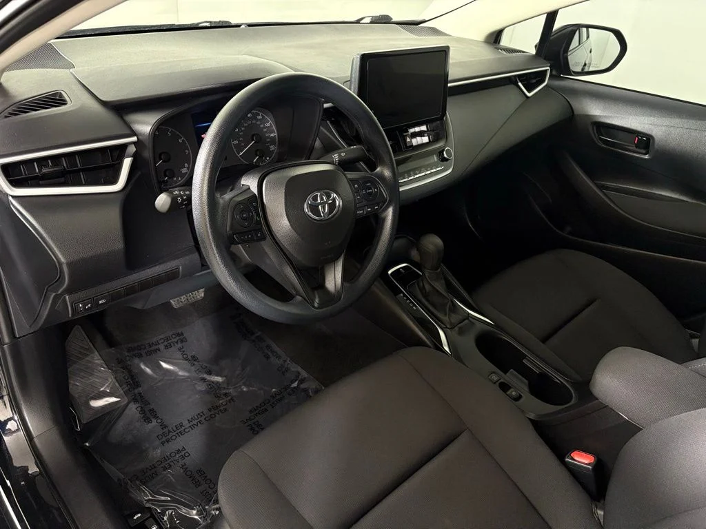 2025 Toyota Corolla LE - Photo 15