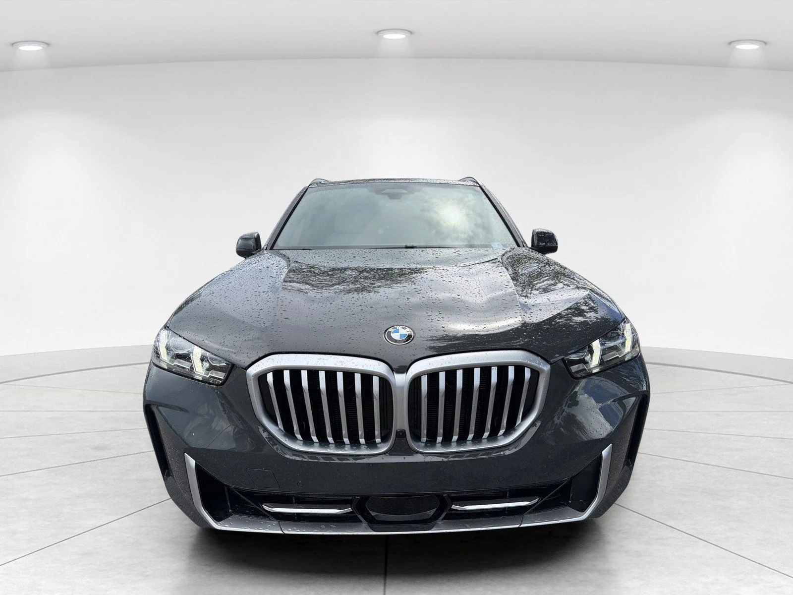 New 2026 Dravit Grey Metallic BMW sDrive40i image 2