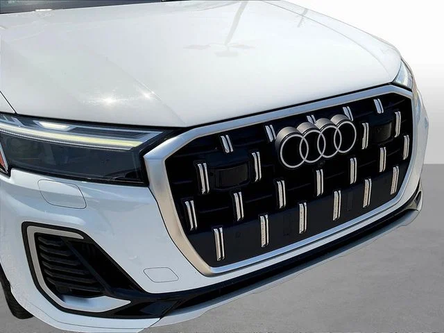 Used 2025  Audi 55 Premium image 36
