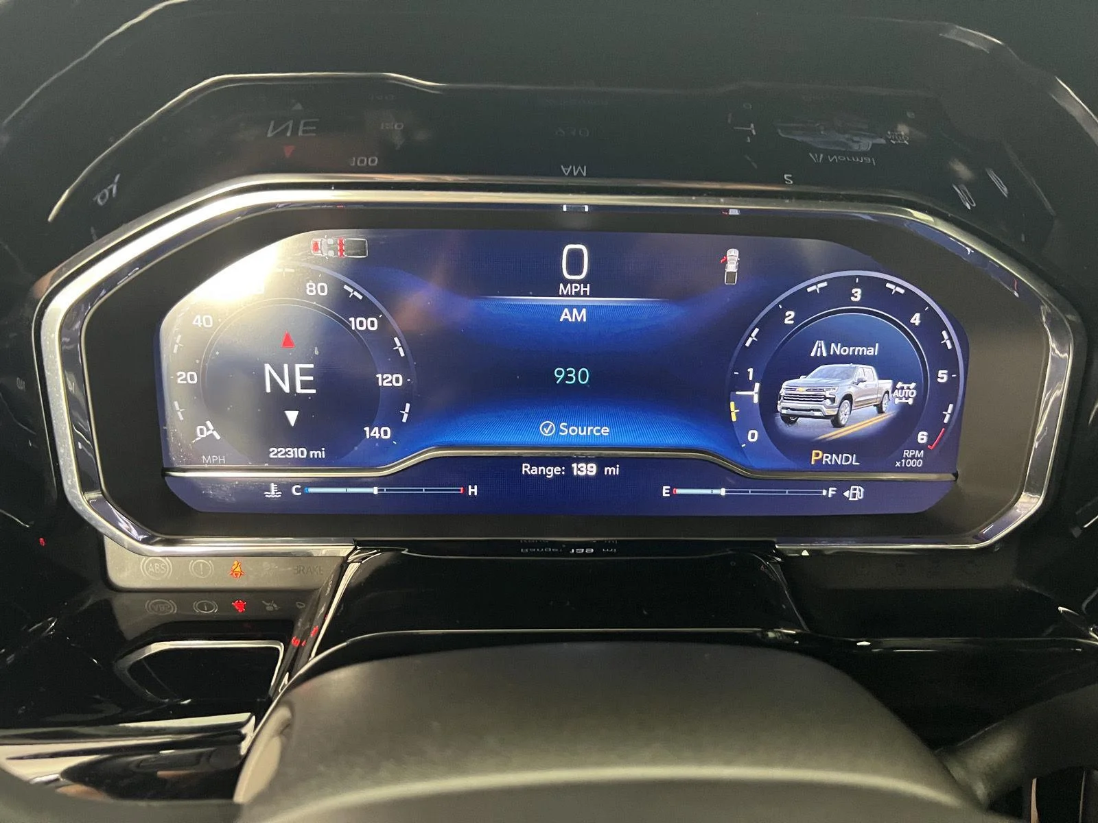 Used 2025 Sterling Gray Metallic Chevrolet LT (2FL) image 11