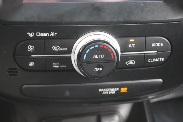Used 2018 Green Kia Plus image 7