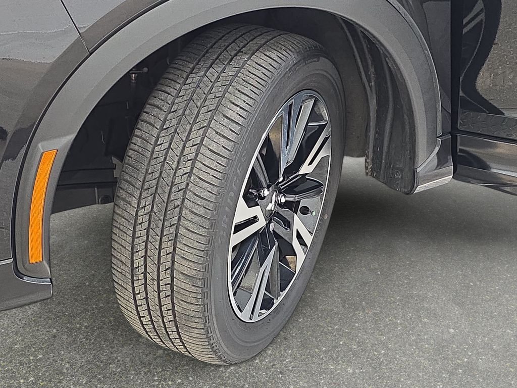 Used 2024 Black Mitsubishi SEL image 31