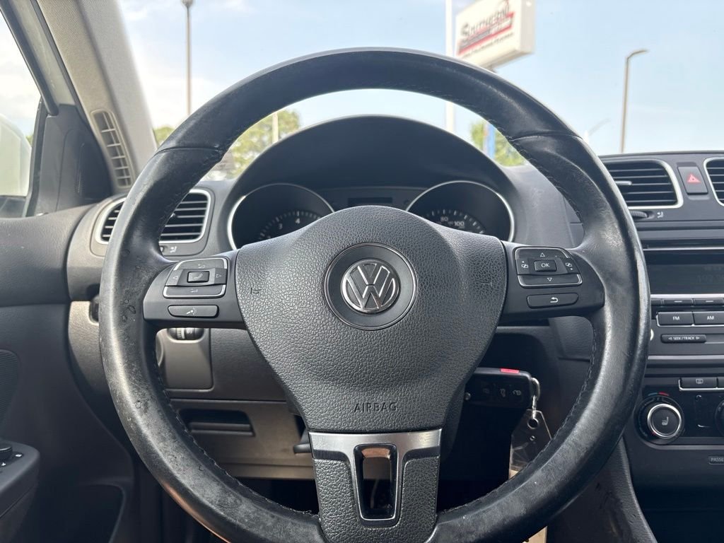 Used 2014 White Volkswagen 2.5L S image 16