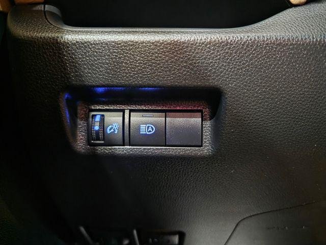 Certified Used 2019 RUBY FLARE PEARL Toyota  image 18