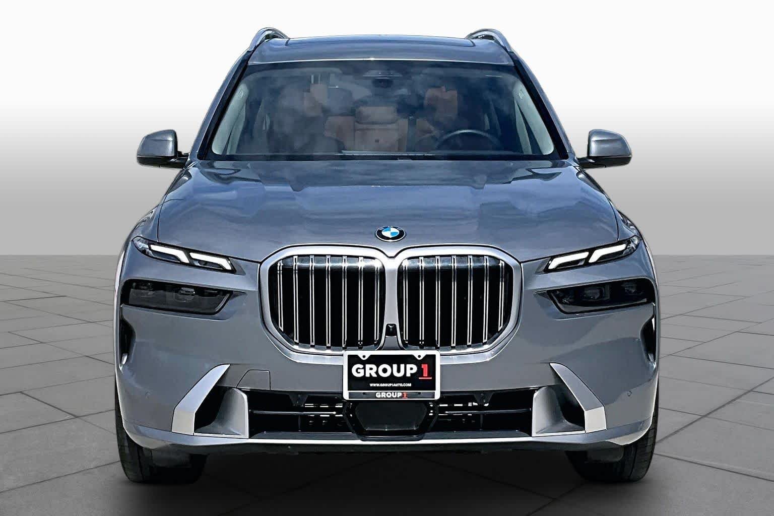Used 2024 Skyscraper Grey Metallic BMW xDrive40i image 4