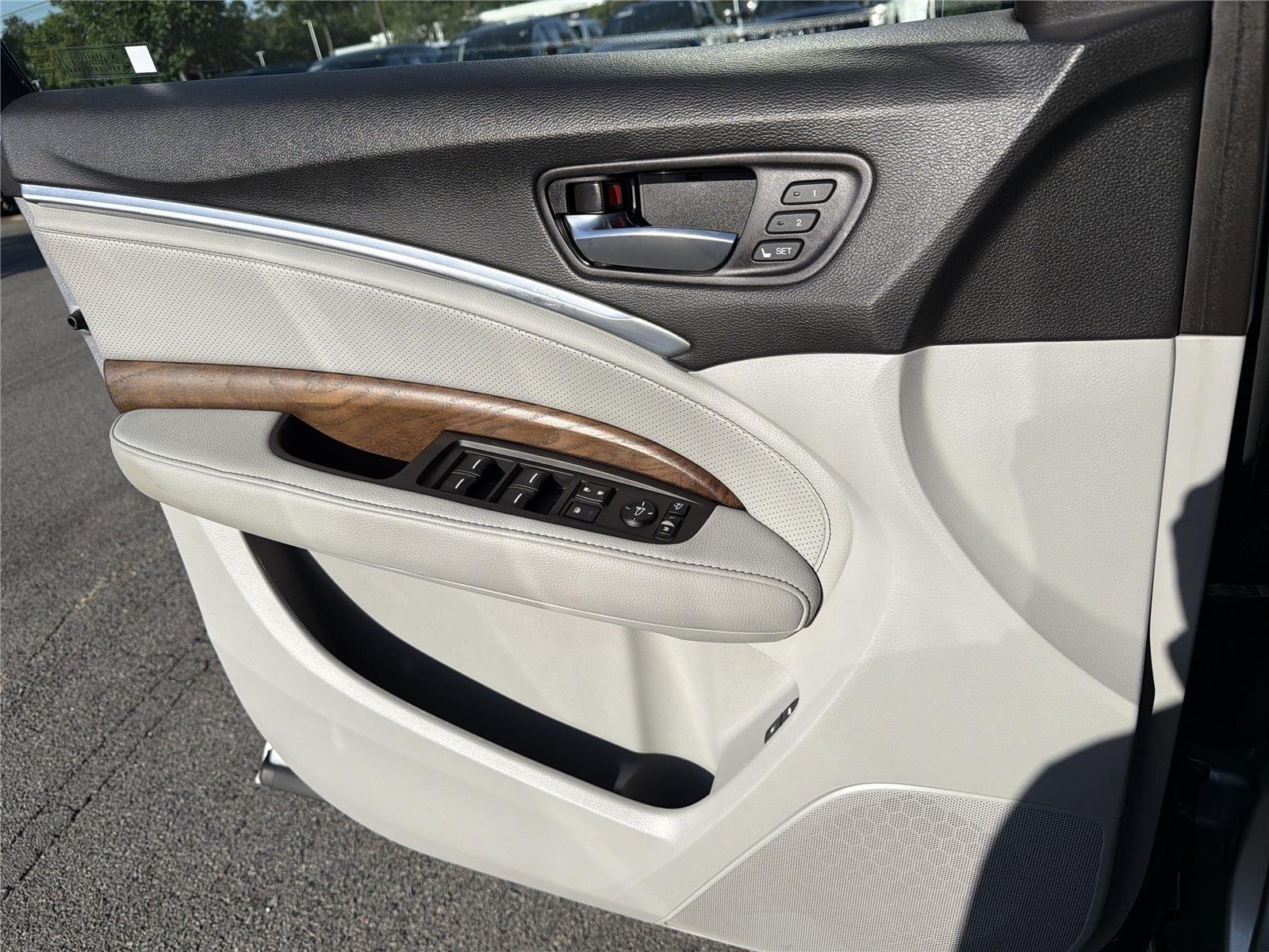 Used 2020 Lunar Silver Metallic Acura w/Technology Pkg image 18
