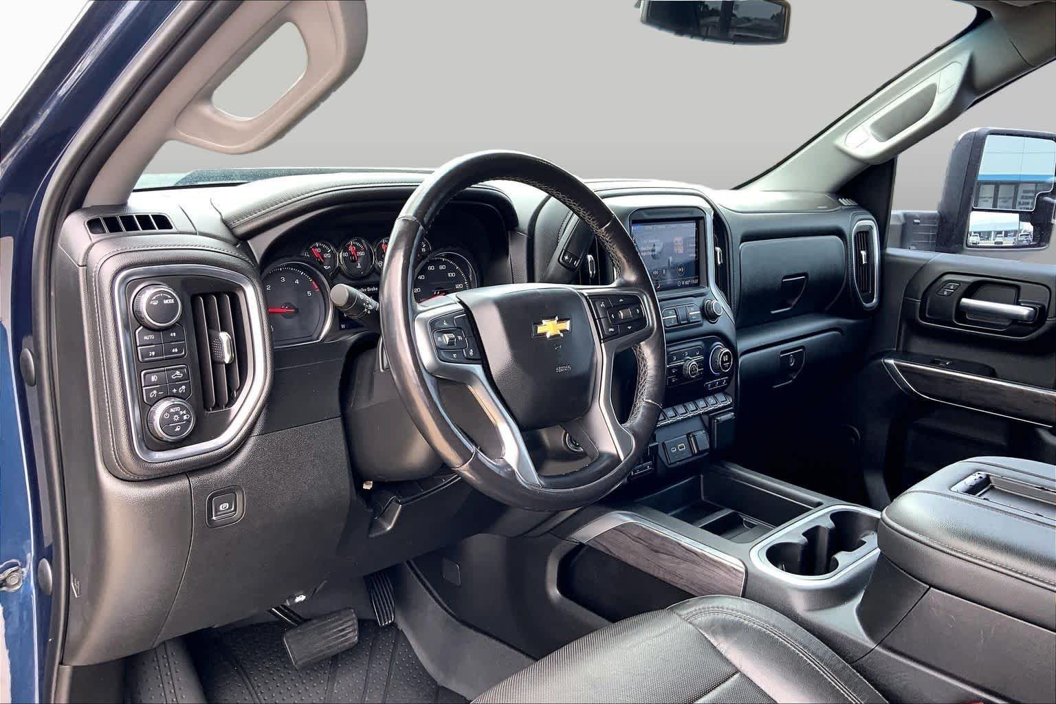 Used 2020 Northsky Blue Metallic Chevrolet LTZ image 33